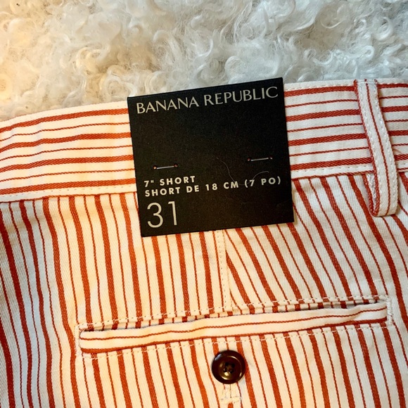Banana Republic Pleated High-waisted Shorts - Picture 3 of 4